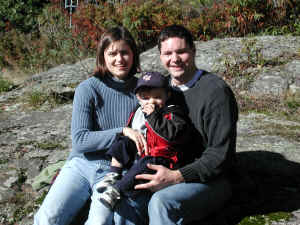 Kell Sasha Ivan at Thanksgiving 2002 zzz.JPG (687158 bytes)