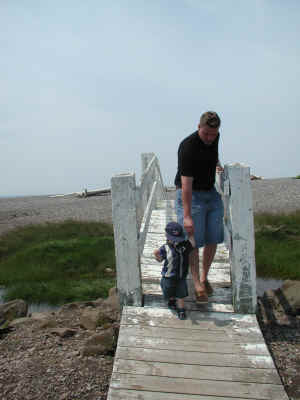 Wyatt and Daddy Nova Scotia 2002 zzz.JPG (386557 bytes)